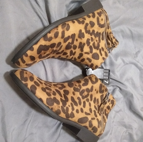 NWT Faux Leopard Print Ankle Boots - Picture 10 of 10